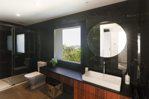 ameco-proyectos-obra-nueva-siero-bano-black