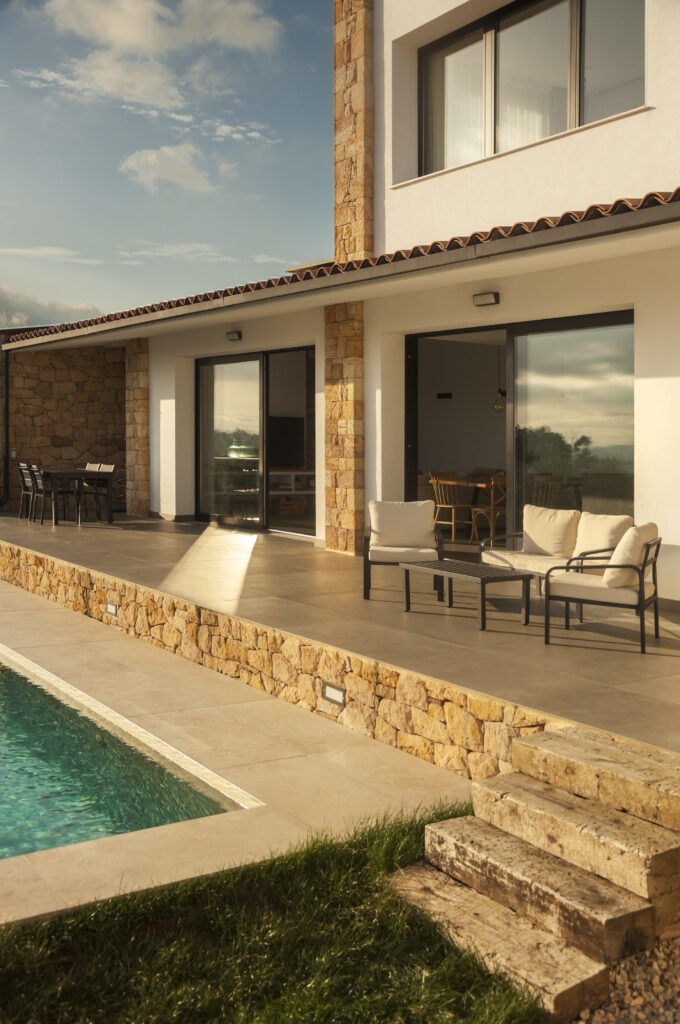 ameco-proyectos-obra-nueva-siero-exterior-atardecer
