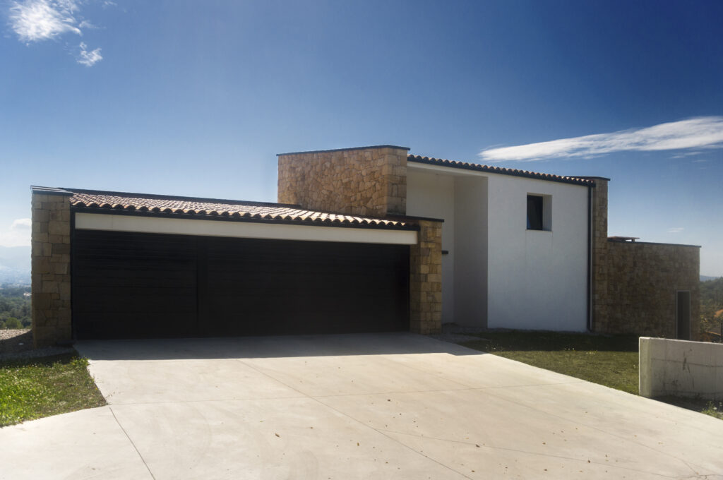 ameco-proyectos-obra-nueva-siero-exterior-garaje