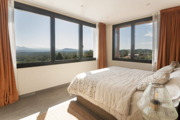 ameco-proyectos-obra-nueva-siero-habitacion-ventanal