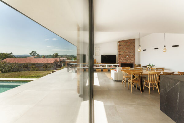 ameco-proyectos-obra-nueva-siero-salon-comedor-cocina-terraza