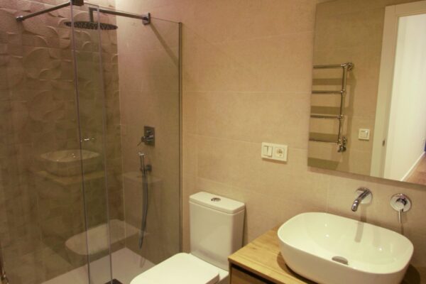 ameco-proyectos-reforma-integral-oviedo-atico-baño