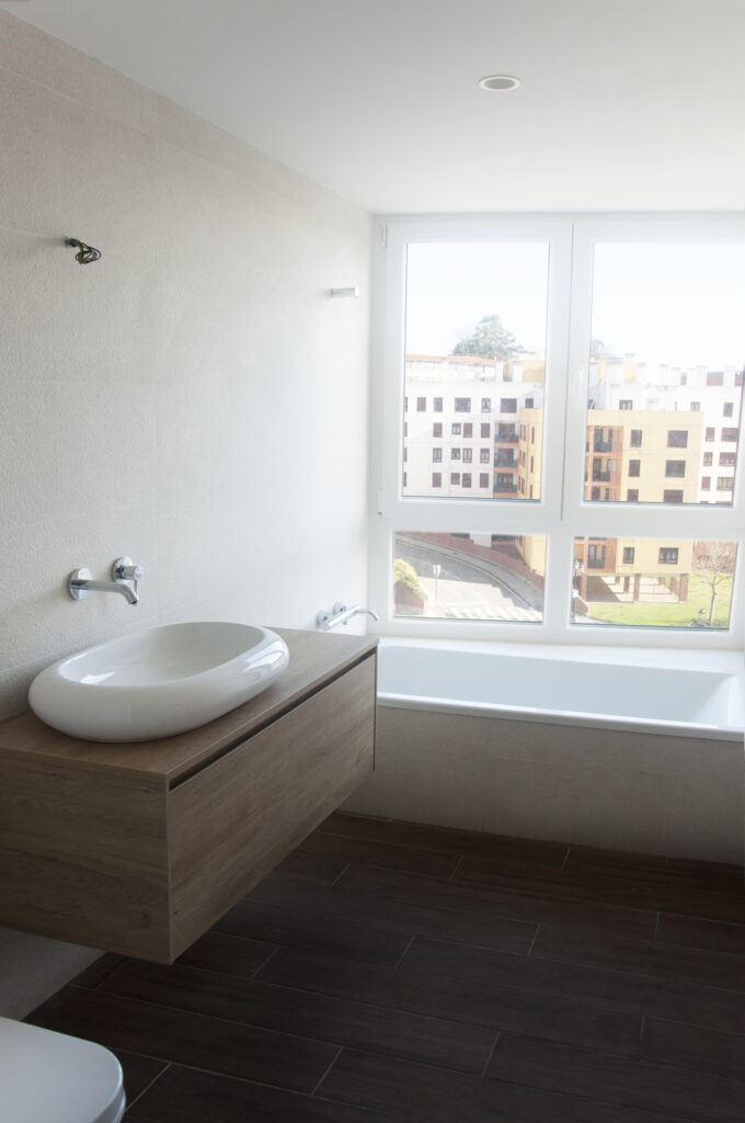 ameco-proyectos-reforma-integral-oviedo-turina-baño