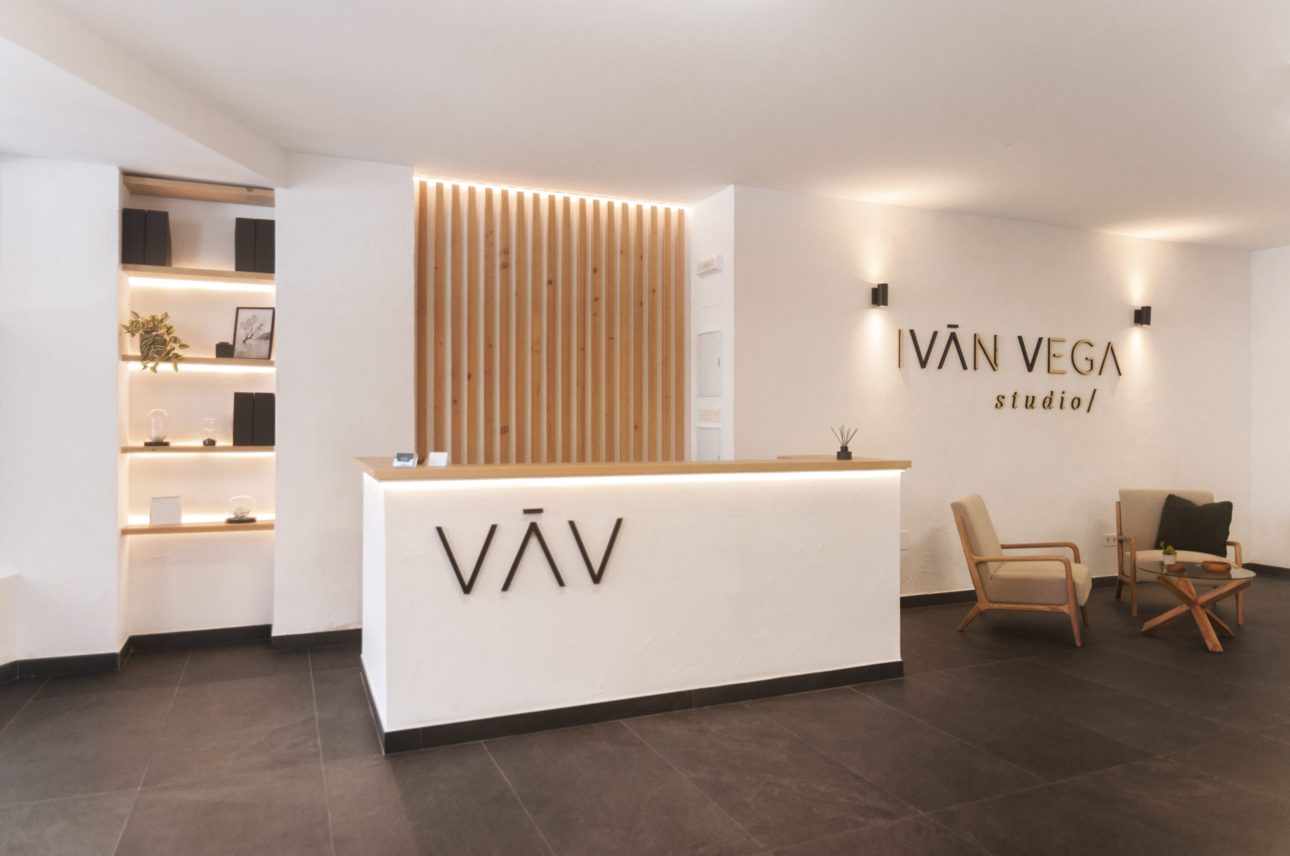 ameco-proyectos-reforma-local-comercial-la-felguera-ivan-vega-pilates-mostrador