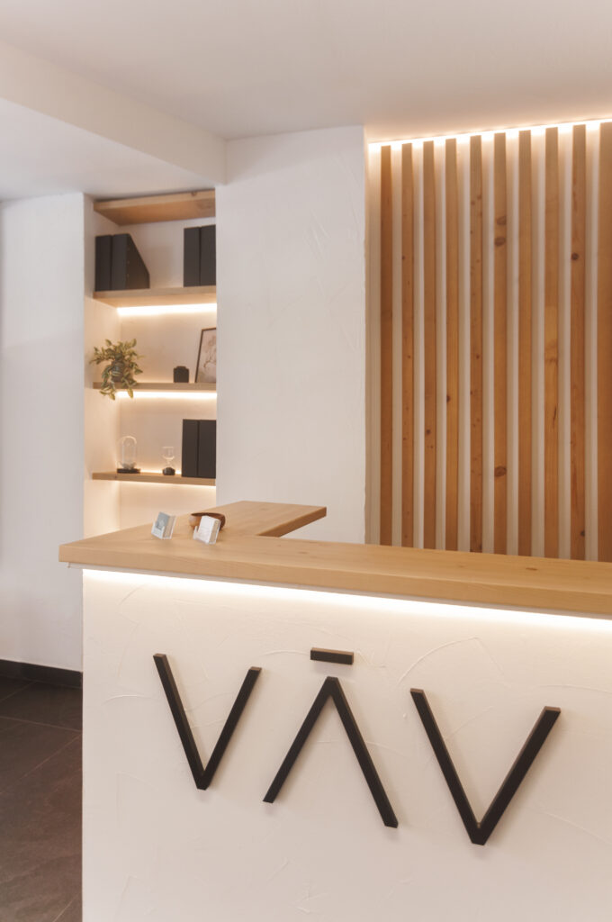local-comercial-la-felguera-ivan-vega-pilates-mostrador-detalle