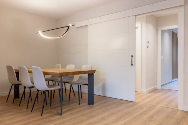 reforma-integral-calvo-sotelo-oviedo-salon-comedor-puerta-corredera