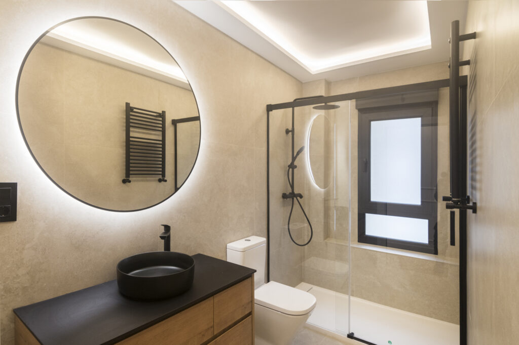 ameco-proyectos-reforma-integral-siero-vivienda-fausto-vigil-bano-completo